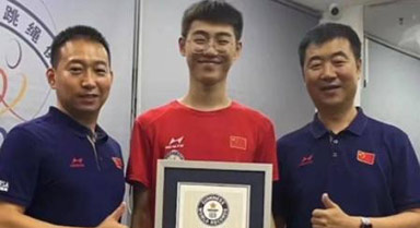 17歲高中生刷新三搖跳繩世界紀錄